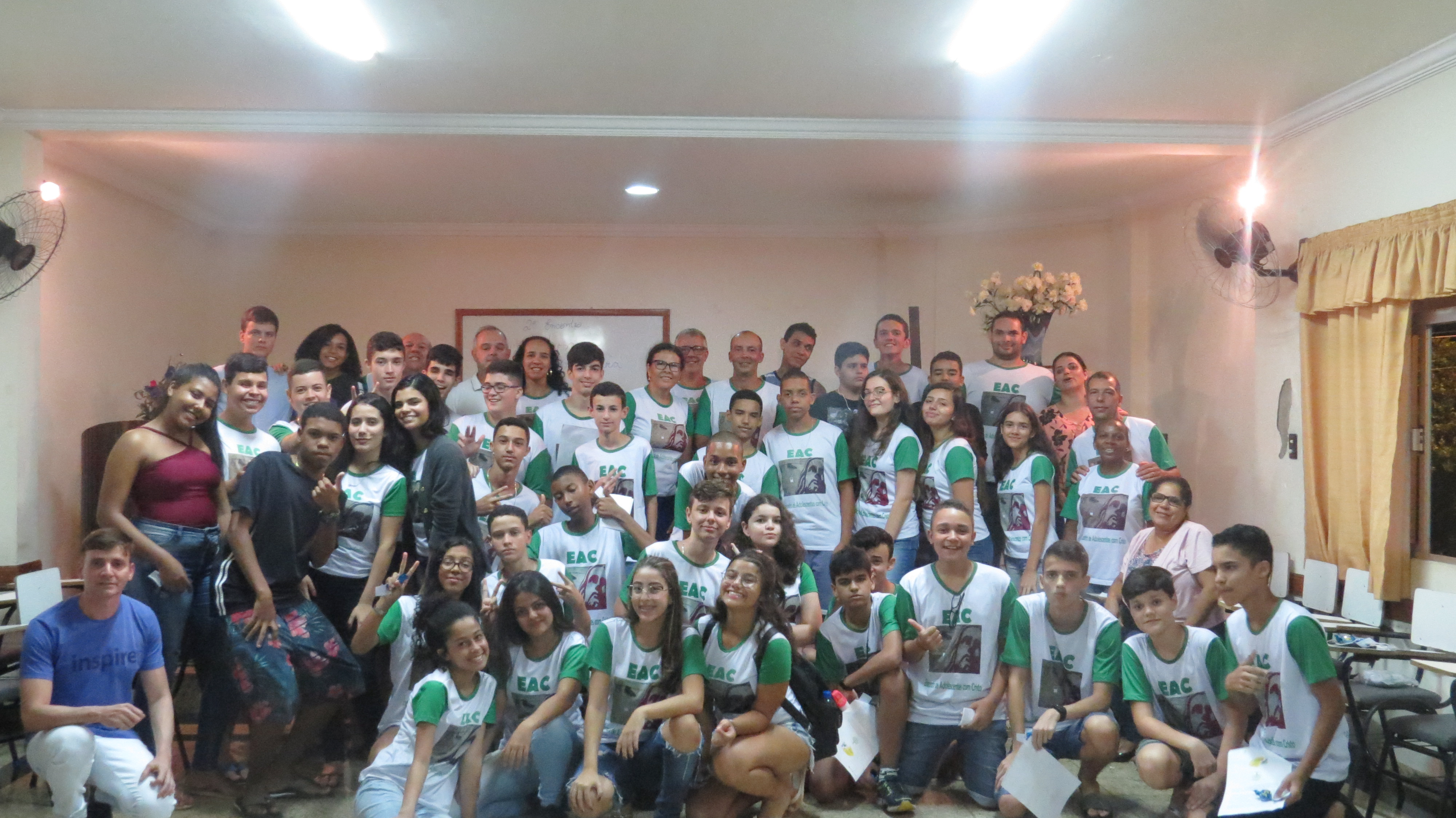 Coordenador da  Escola do Legislativo realiza dinâmica com jovens do EAC